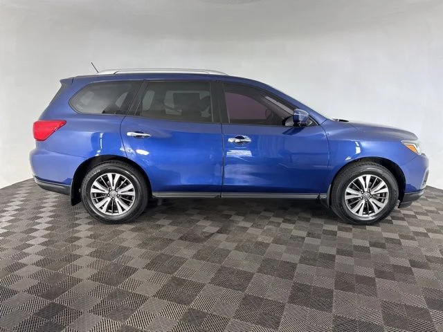Used 2017 Blue Nissan SL image 5