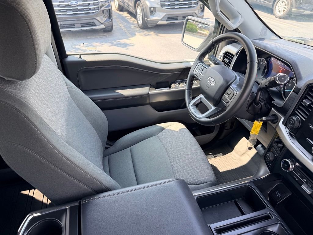 Used 2023 Black Ford XLT image 17