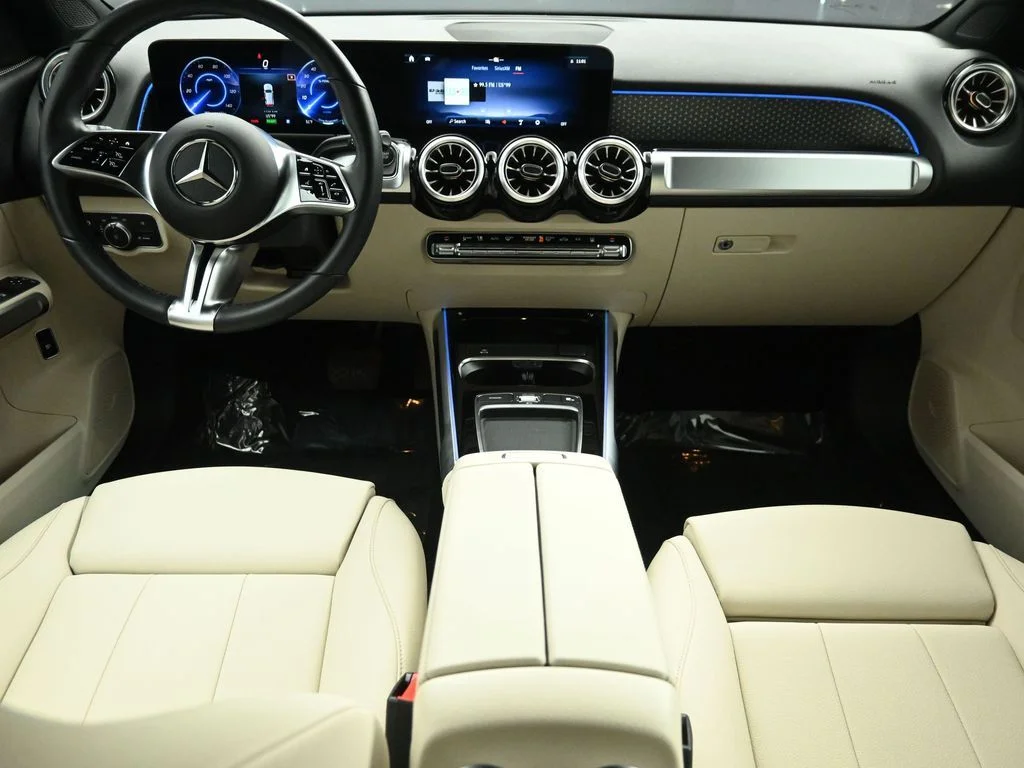 Used 2024 Cirrus Silver Metallic Mercedes-Benz 300 image 22