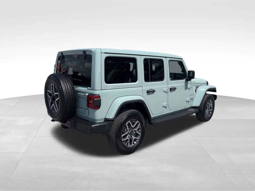 Used 2024 Gray Jeep Sahara image 6