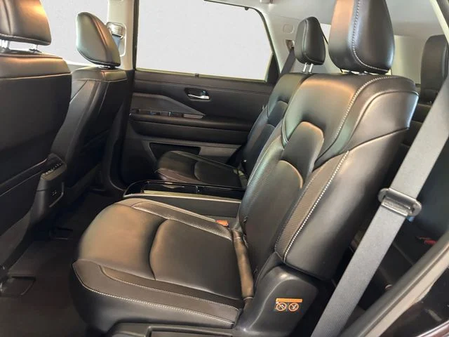 Used 2024 Super Black Nissan SL image 14
