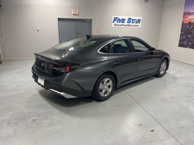 New 2026 Gray Hyundai SE image 5