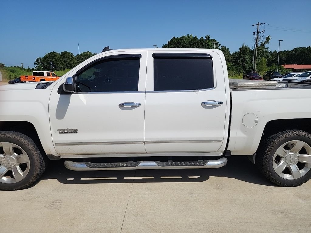 Used 2016 White Chevrolet LTZ image 7