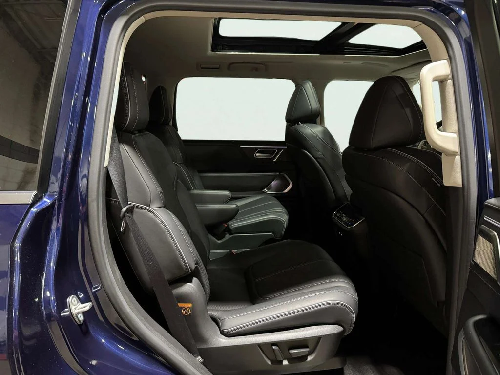 Used 2025 Grand Blue INFINITI SENSORY image 29