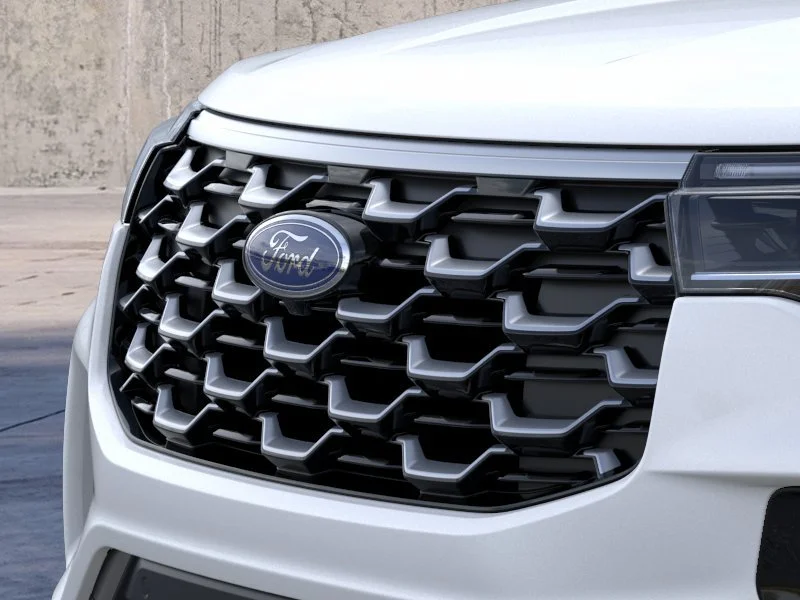 New 2026 Star White Metallic Tri-Coat Ford Platinum™ image 17
