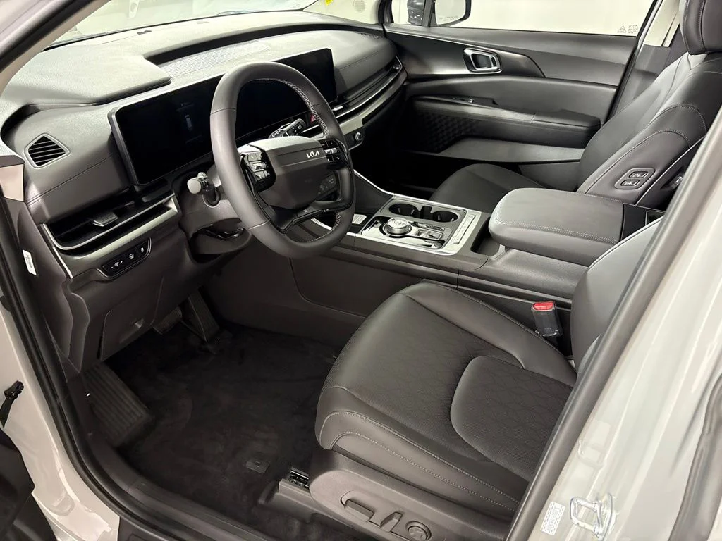 New 2027 Silver Kia EX image 27
