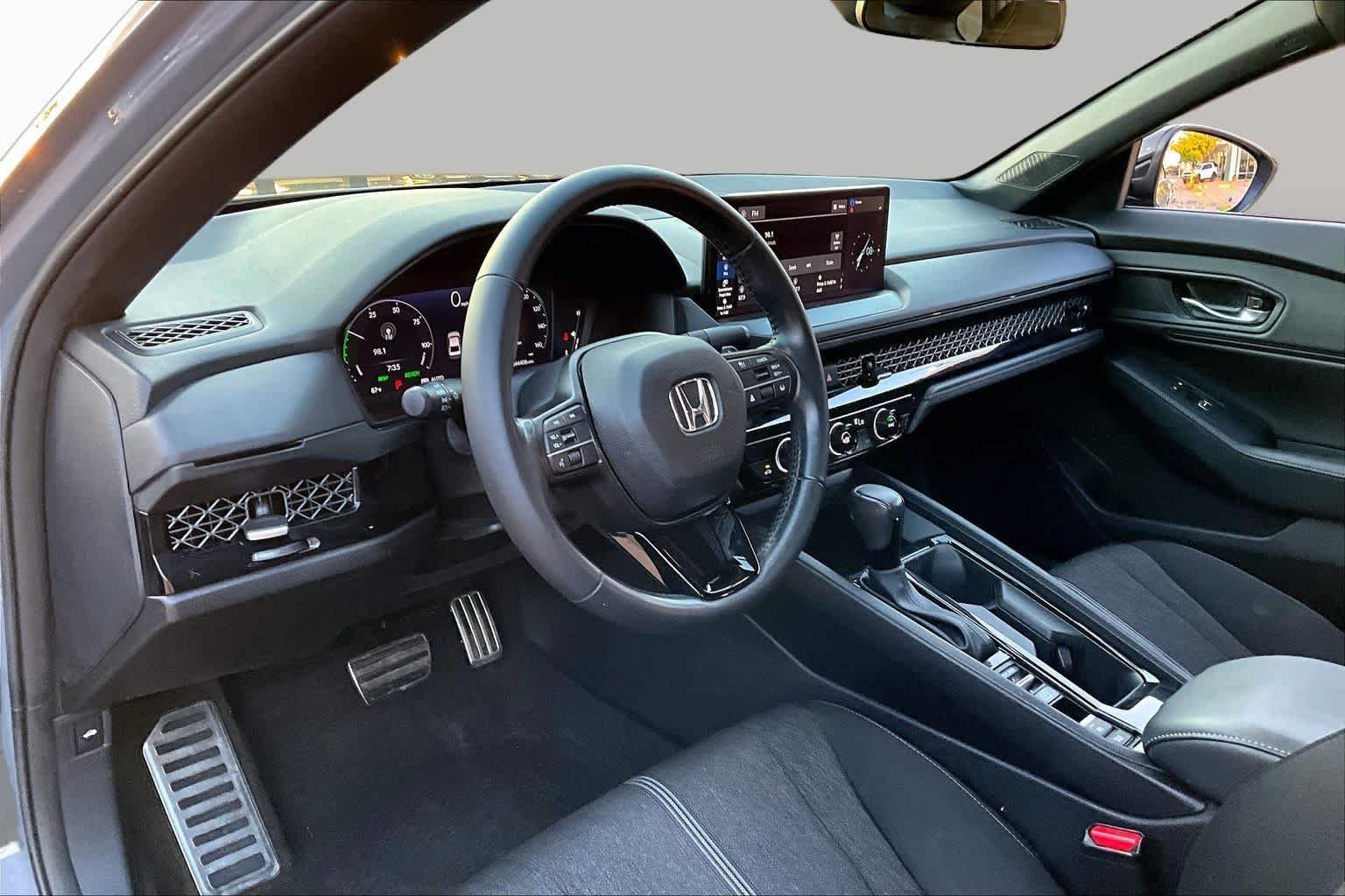 Used 2023 Urban Gray Pearl Honda Sport image 17