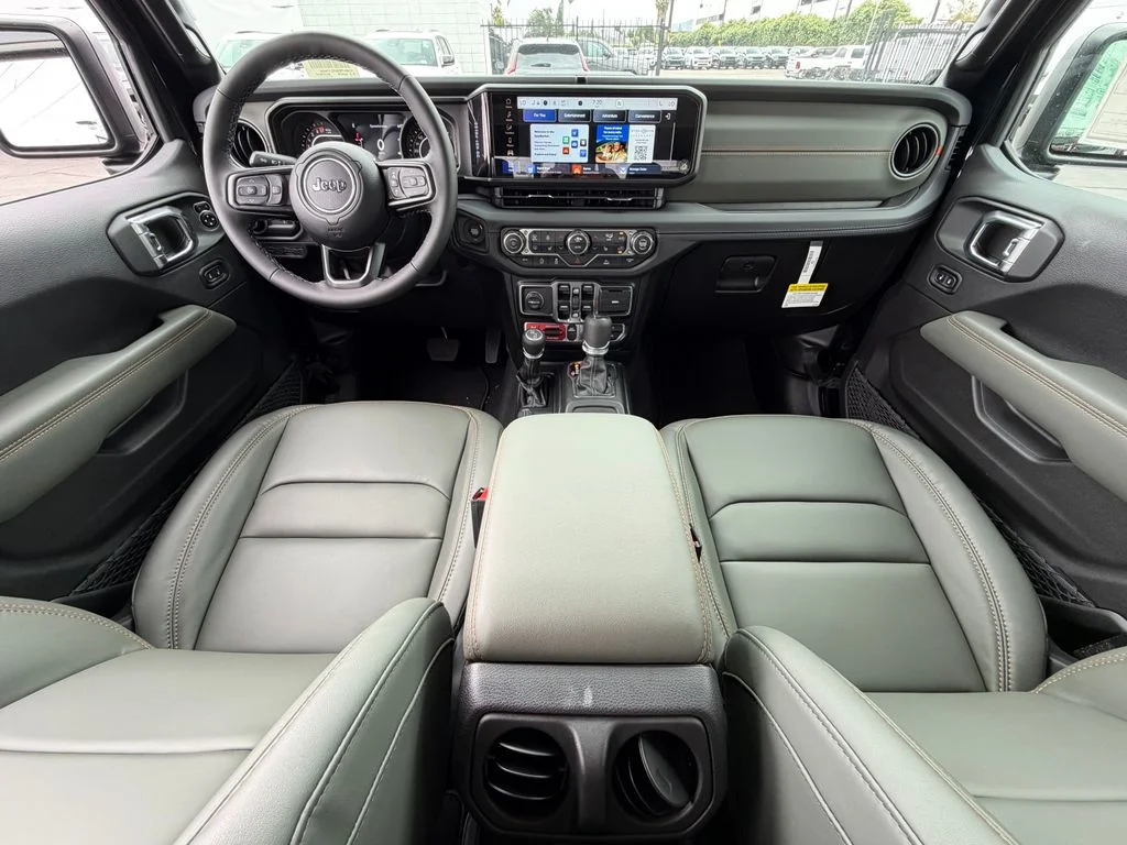 New 2026 Black Clear-Coat Exterior Paint Jeep Mojave image 33