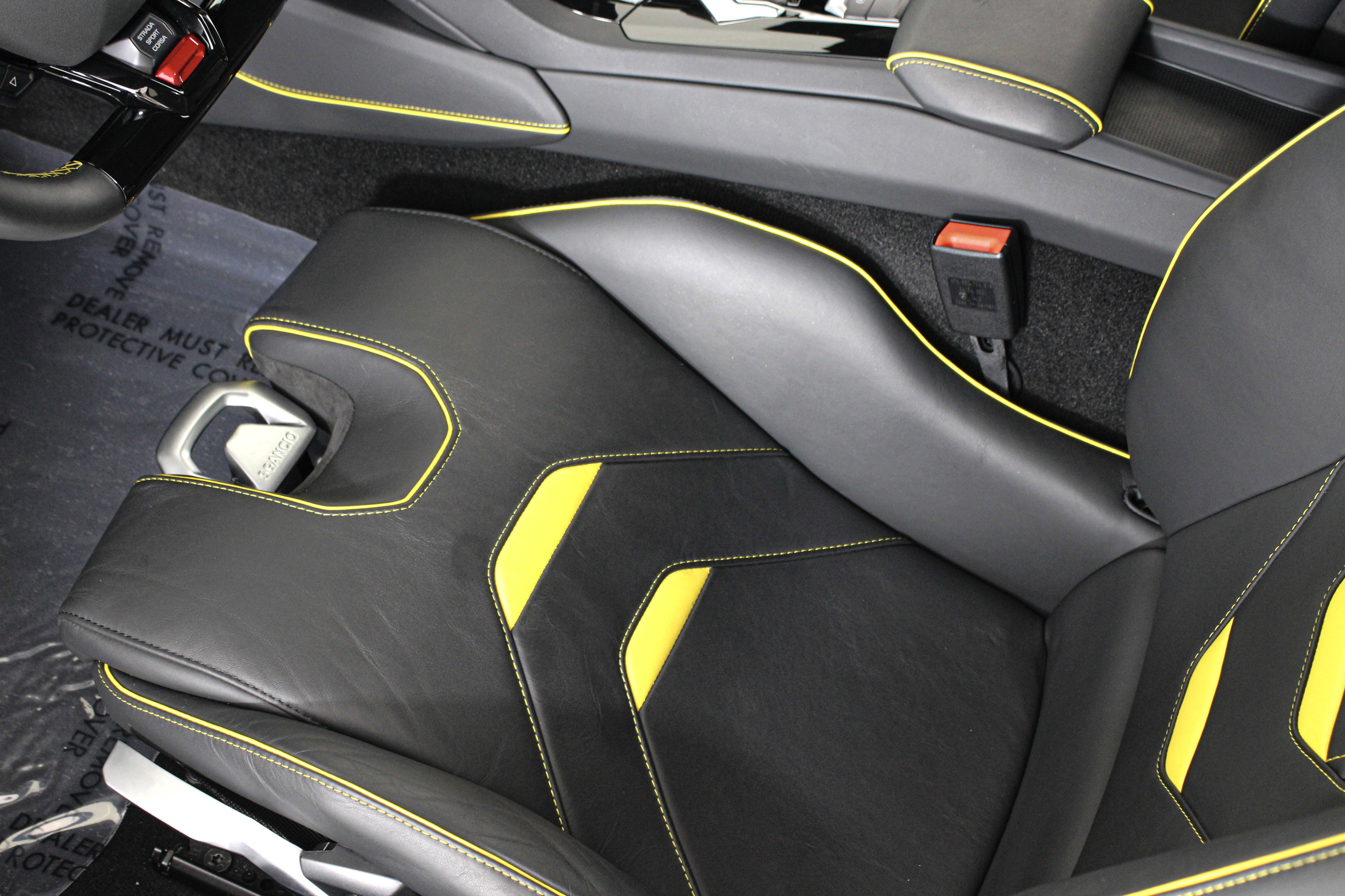 Used 2021 Blue Lamborghini  image 29