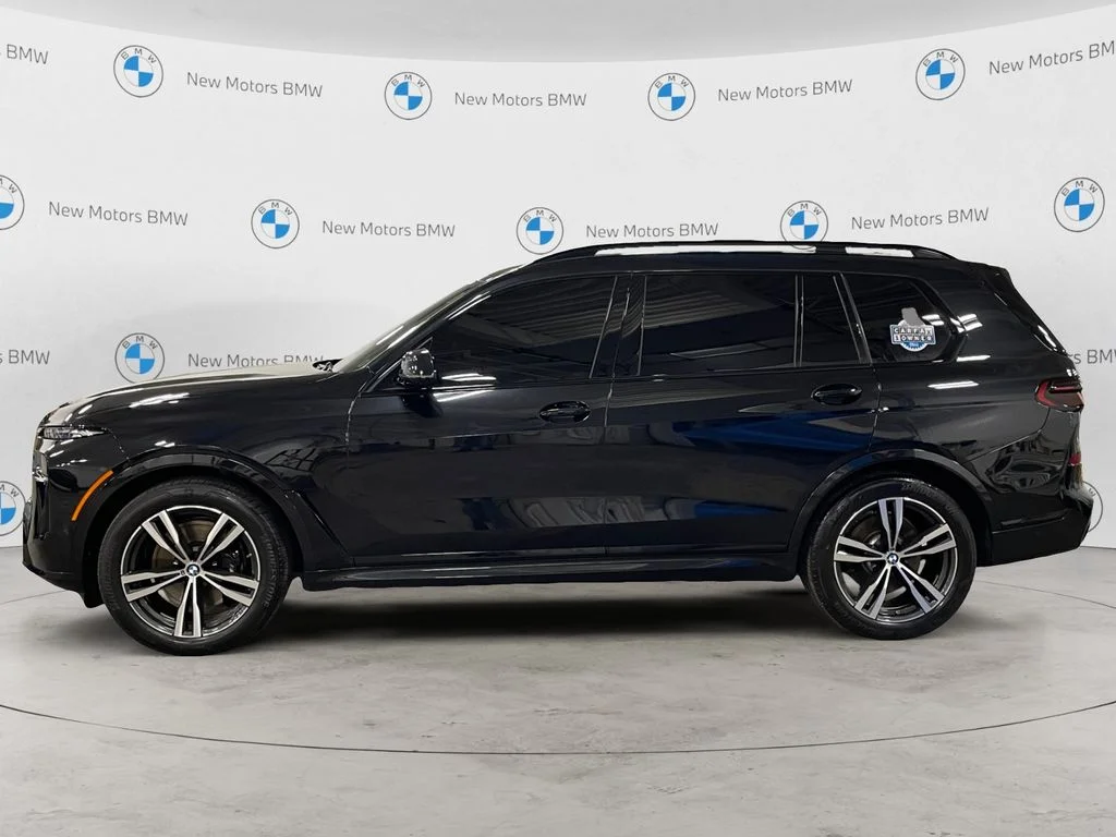 Used 2025 Black Sapphire Metallic BMW xDrive40i image 2