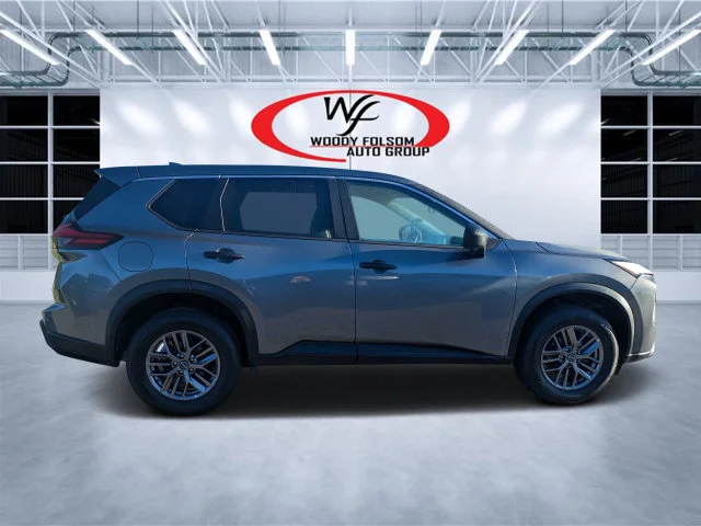 Used 2024 Gray Nissan S image 2