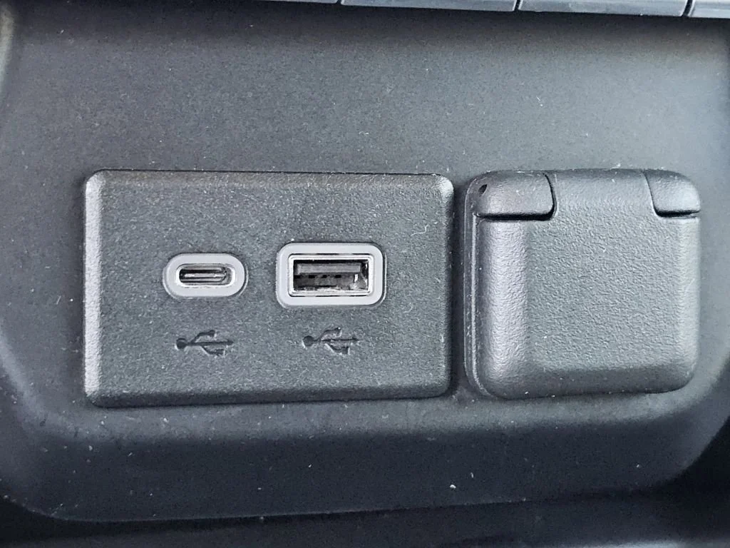 Used 2021 Onyx Black GMC Denali image 18