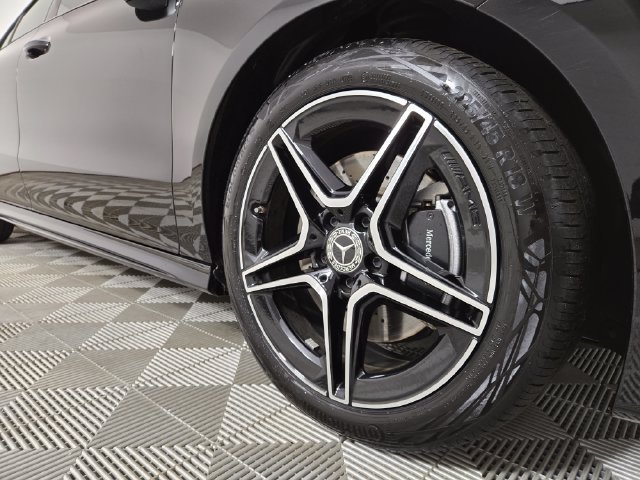 Used 2026  Mercedes-Benz CLA 250 image 2
