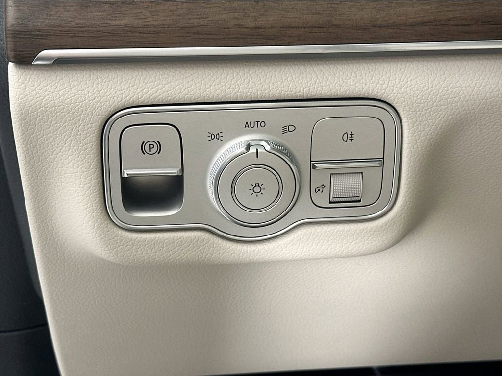 New 2026 Polar White Mercedes-Benz GLS 450 image 45