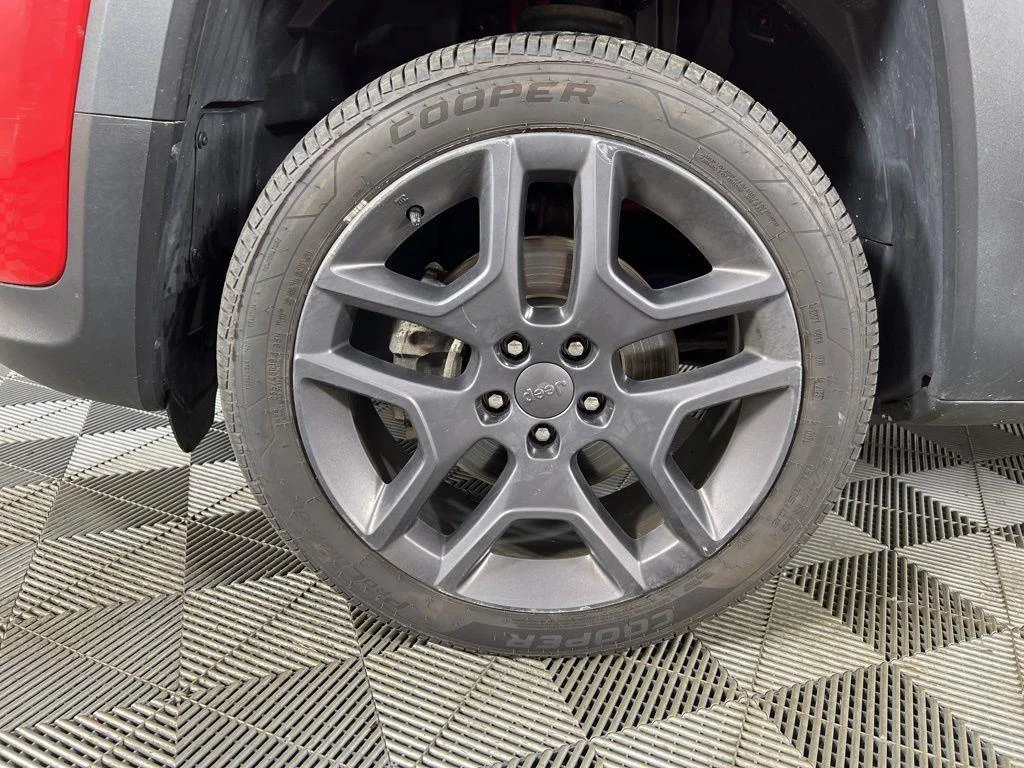 Used 2021  Jeep 80th Anniversary image 10