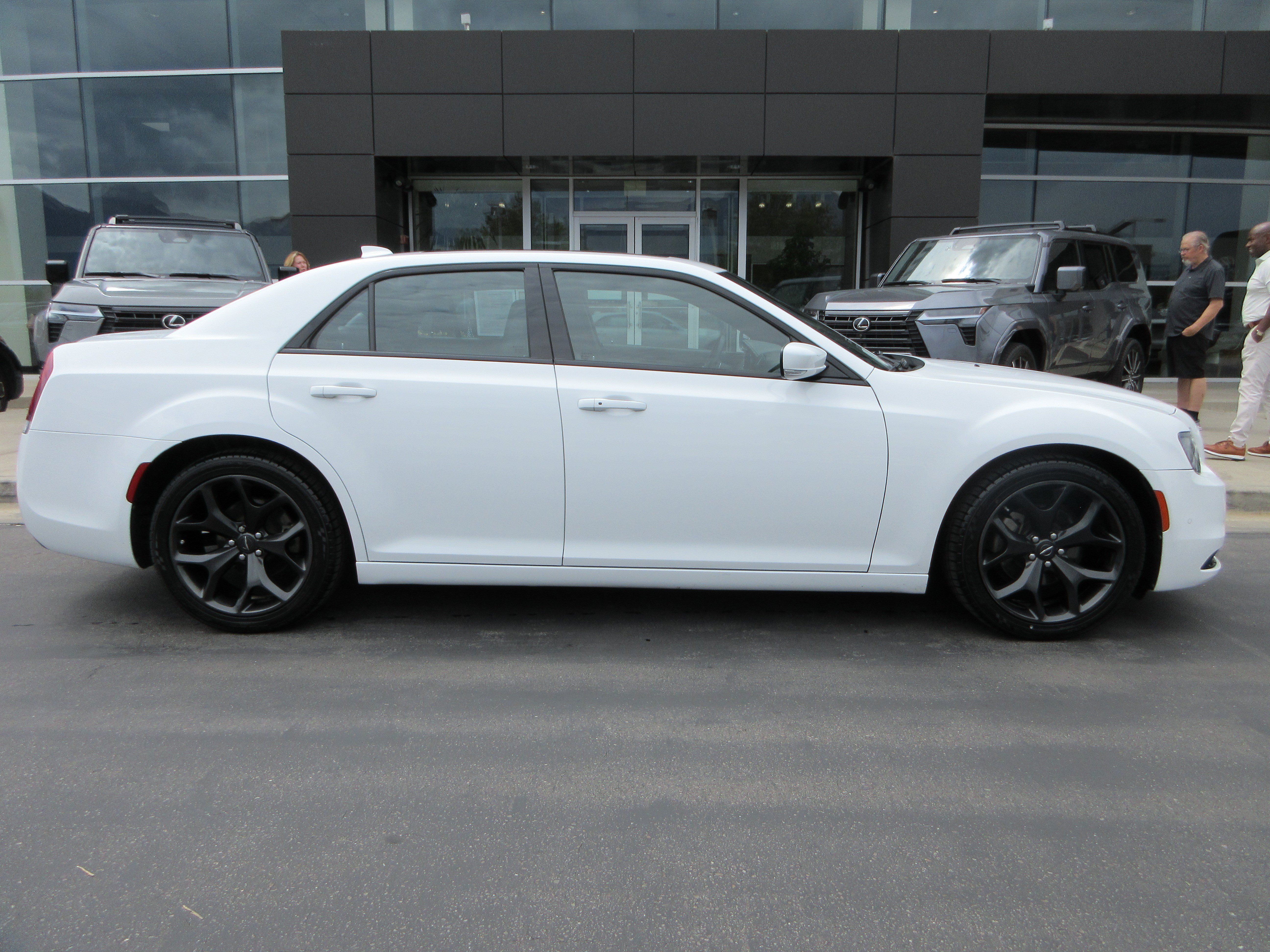Used 2022 Bright White Clearcoat Chrysler S image 11