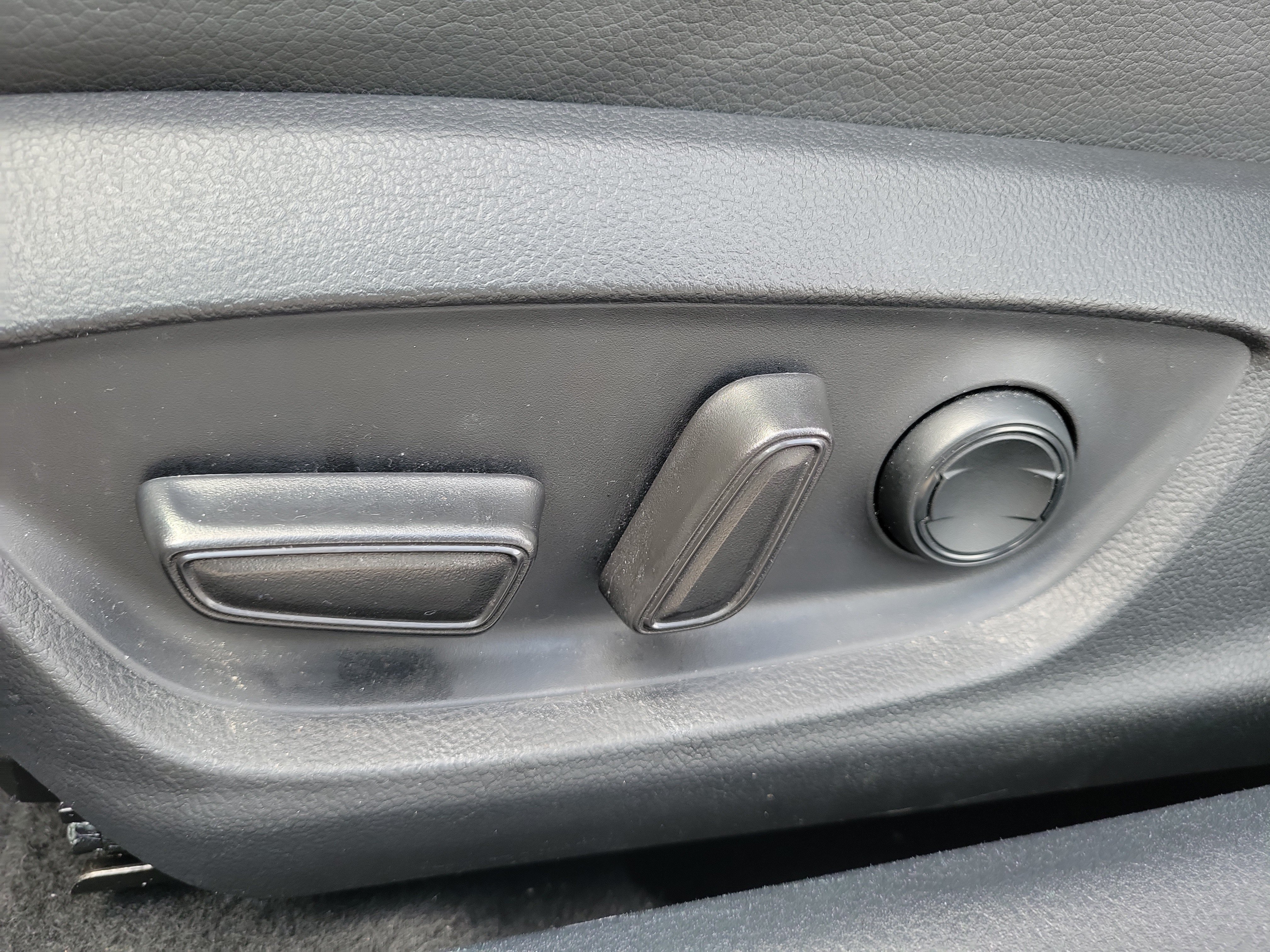 Used 2021 Midnight Black Metallic Toyota XSE image 15