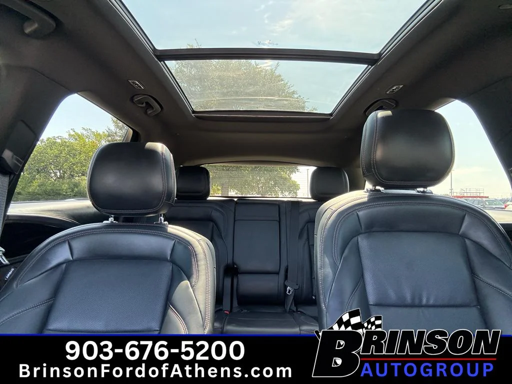 Used 2024 White Platinum Tri-Coat Metallic Lincoln Premiere image 40
