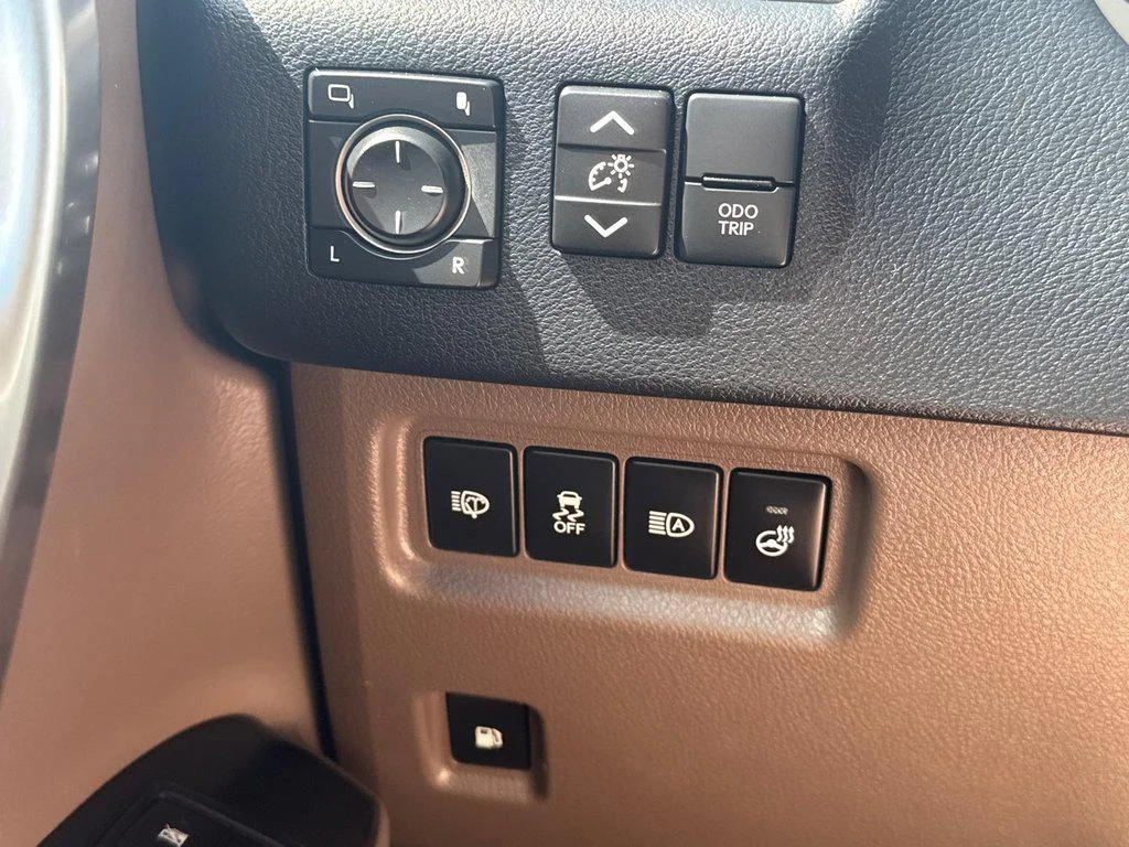 Used 2023 Nebula Gray Pearl Lexus GX 460 Premium 4WD image 18