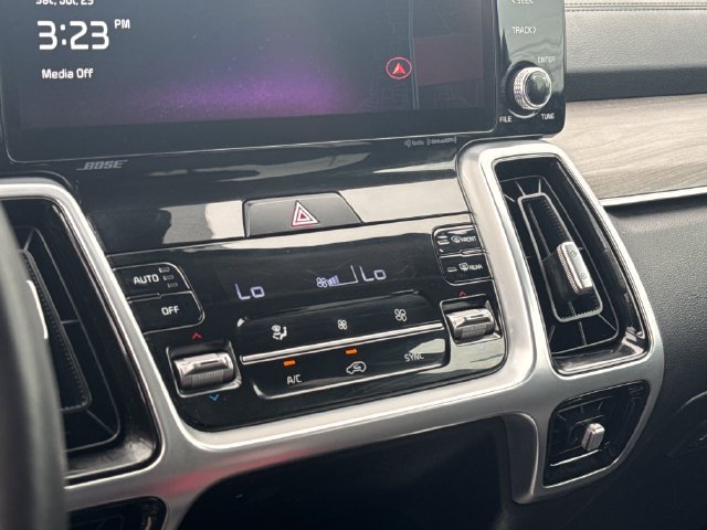 Used 2022 Red Kia X-Line SX Prestige image 19