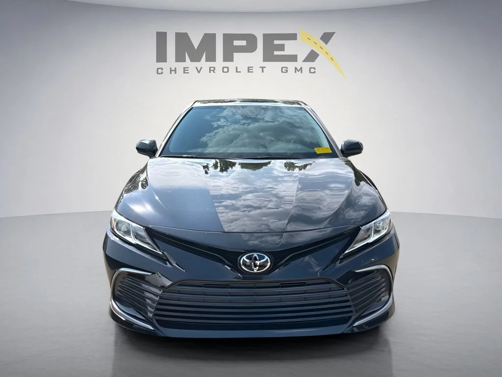 Used 2023  Toyota LE image 6