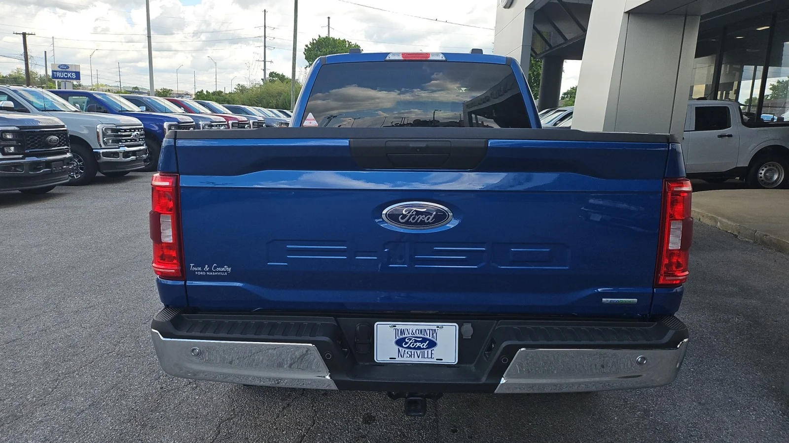 Used 2023 Blue Ford XLT image 4