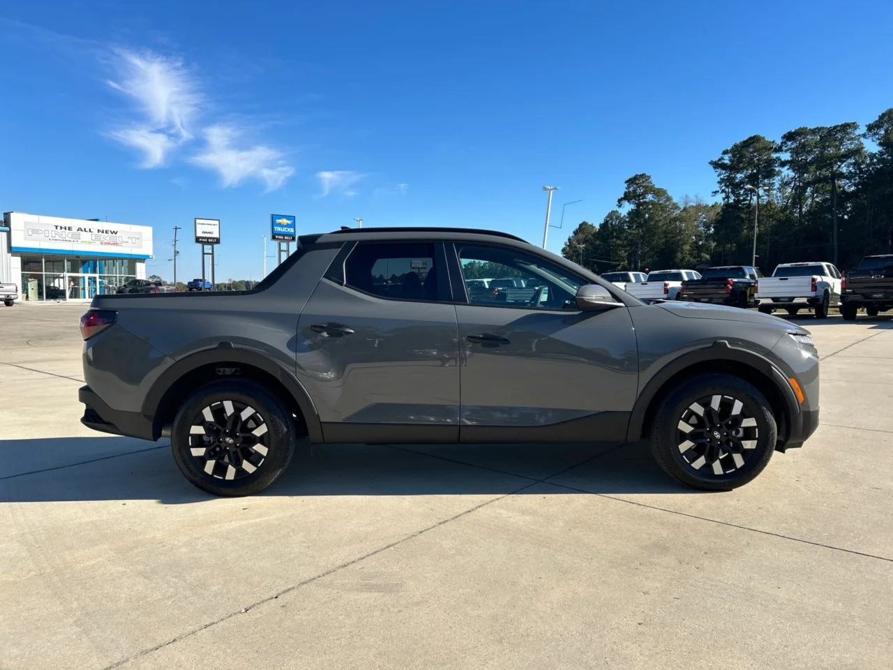 Used 2026  Hyundai SEL image 2
