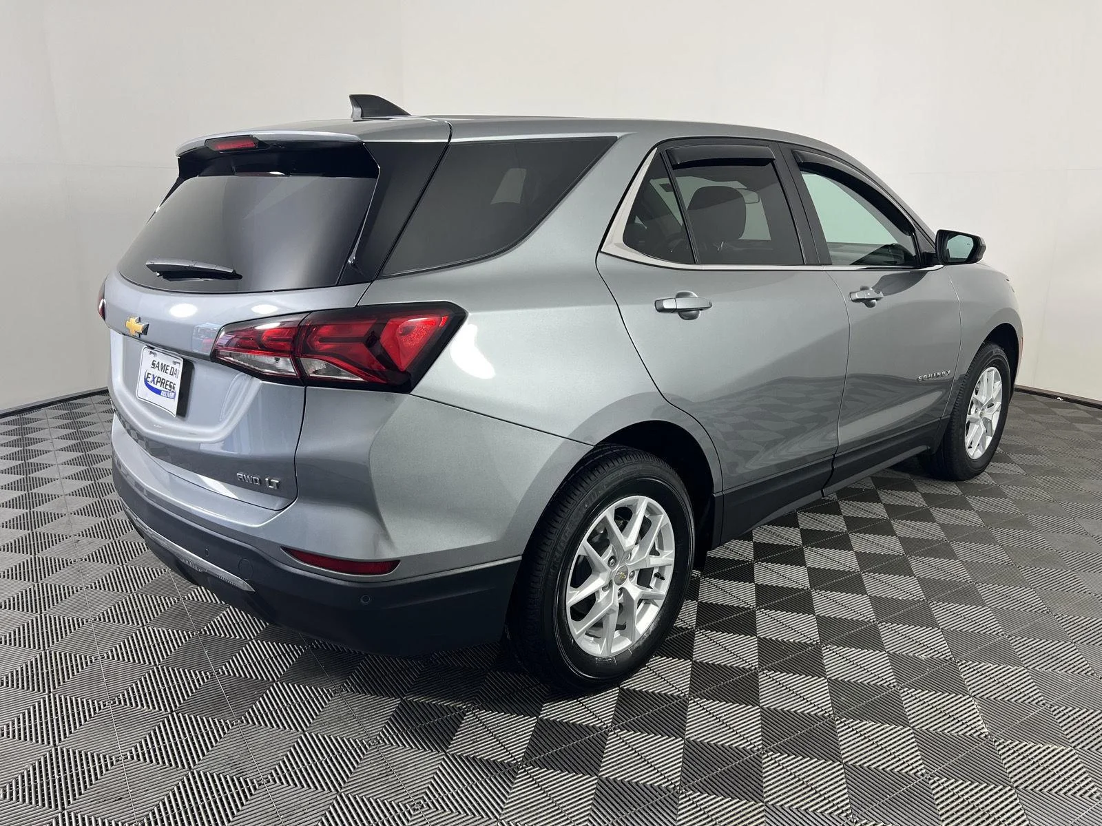 Used 2024 Sterling Gray Metallic Chevrolet LT image 25