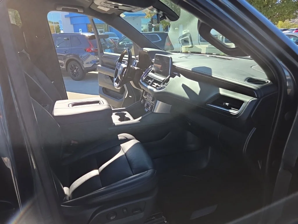 Used 2021 Gray Chevrolet Z71 image 27