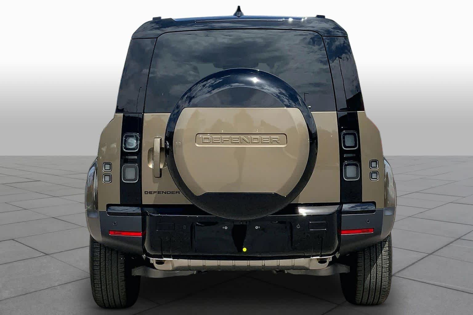 New 2026 Gondwana Stone Metallic Land Rover S image 4