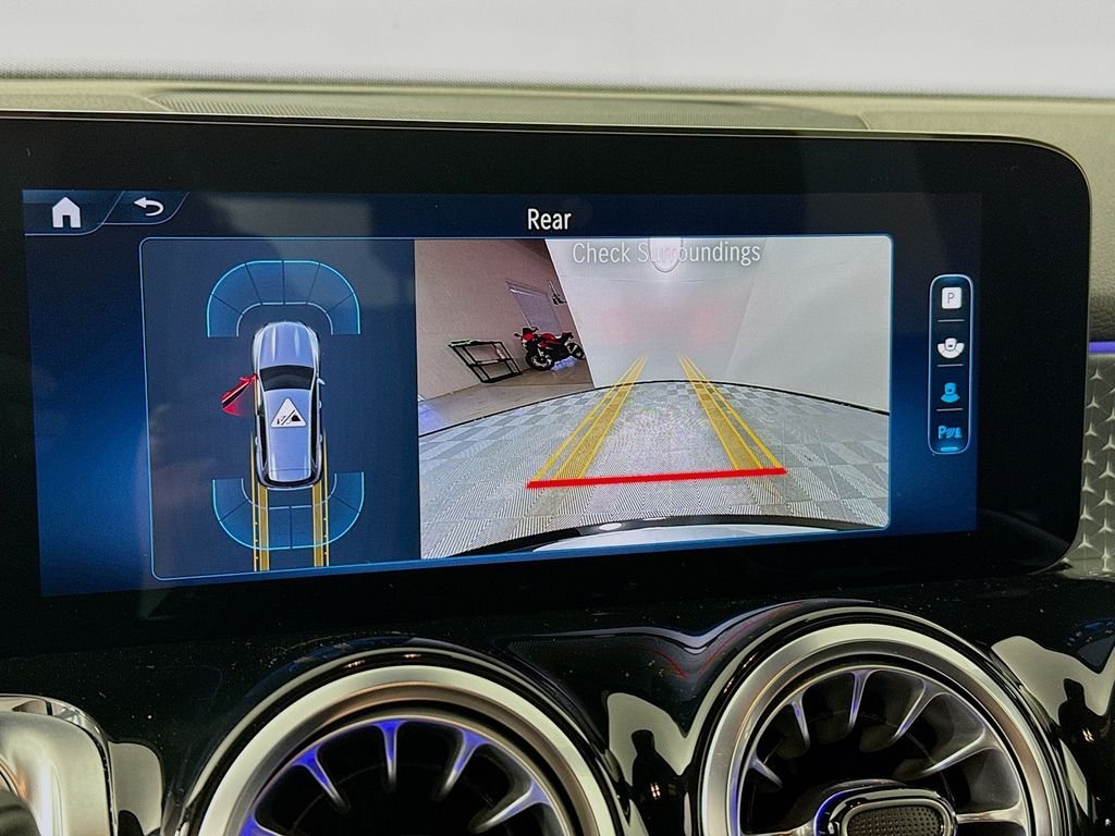 Used 2025 Black Mercedes-Benz GLB 250 image 14