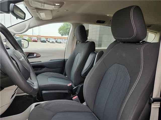 Used 2024 Silver Chrysler LX Passenger image 13