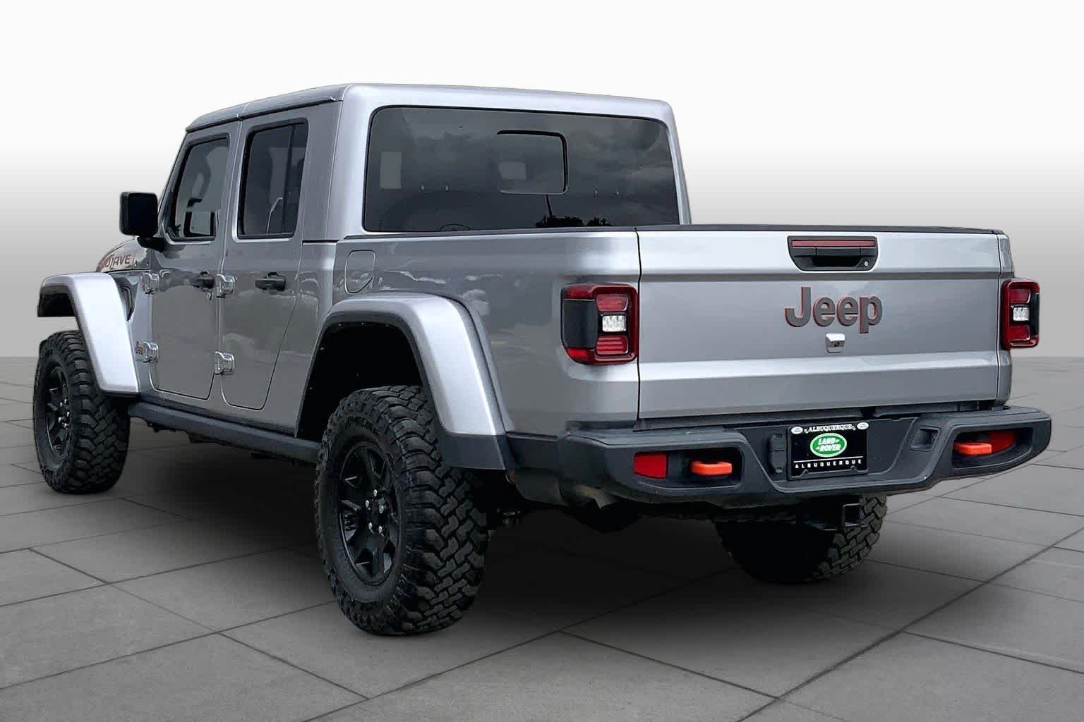 Used 2021 Billet Silver Metallic Clearcoat Jeep Mojave image 11
