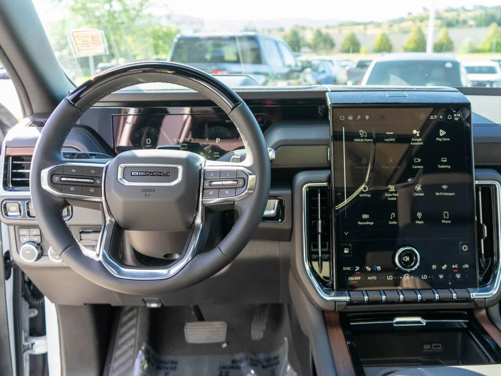 2026 GMC Yukon XL Denali - Photo 18