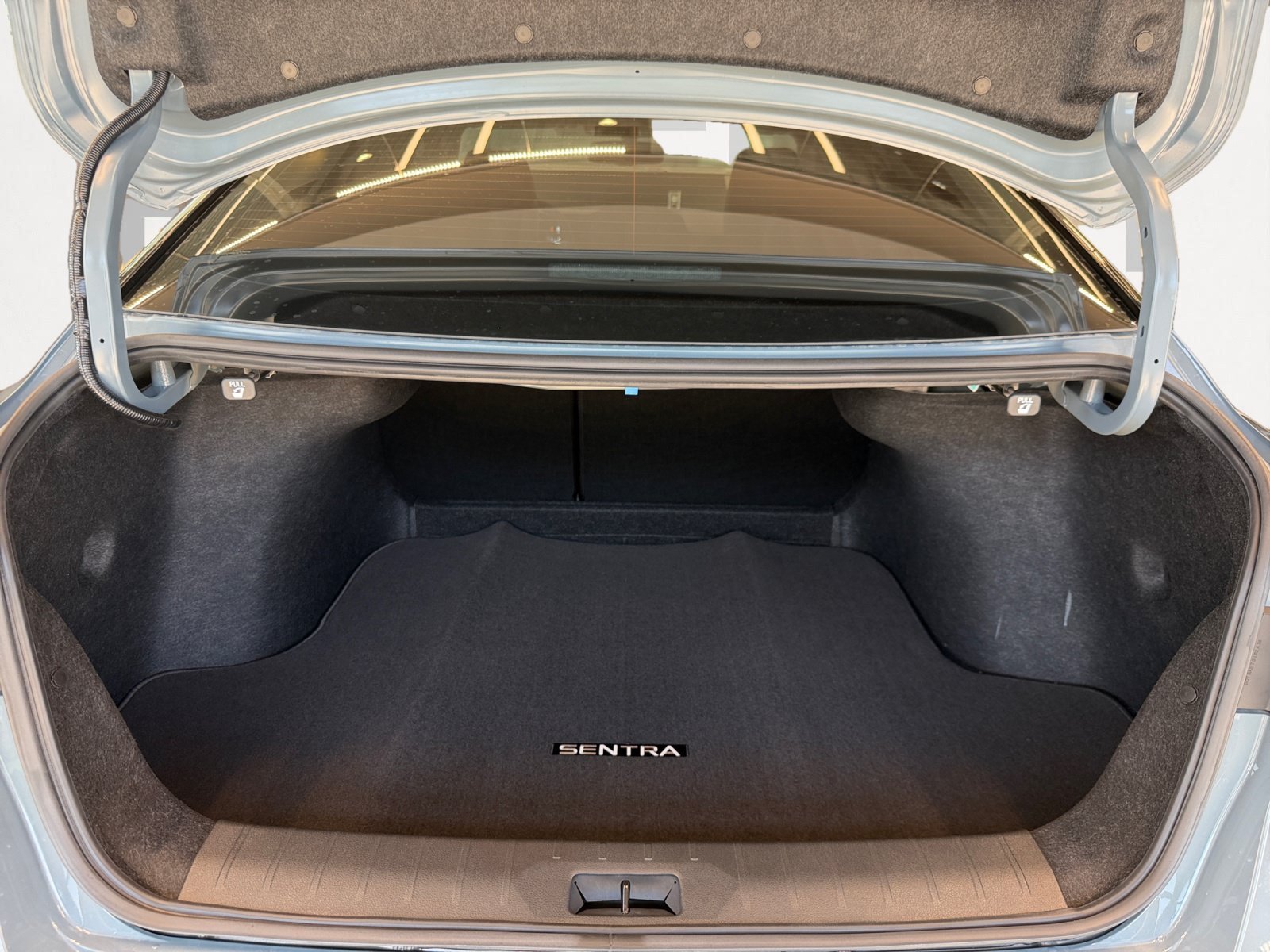 New 2027 Atlantic Gray Metallic/Super Black Nissan SR image 13