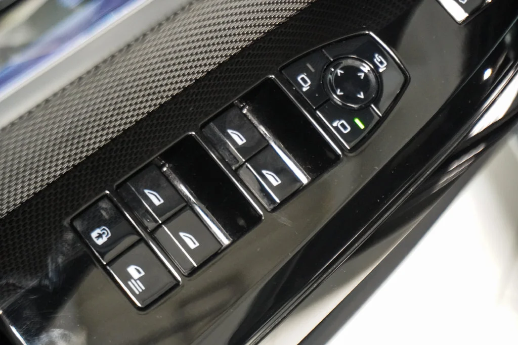 Used 2023 Black BMW 760i xDrive image 26