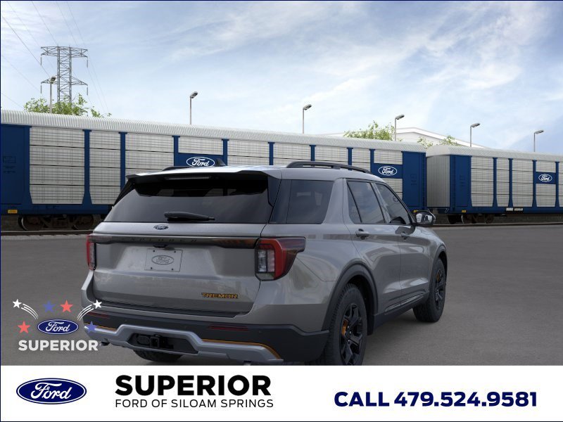 New 2026 Carbonized Gray Metallic Ford Tremor image 8