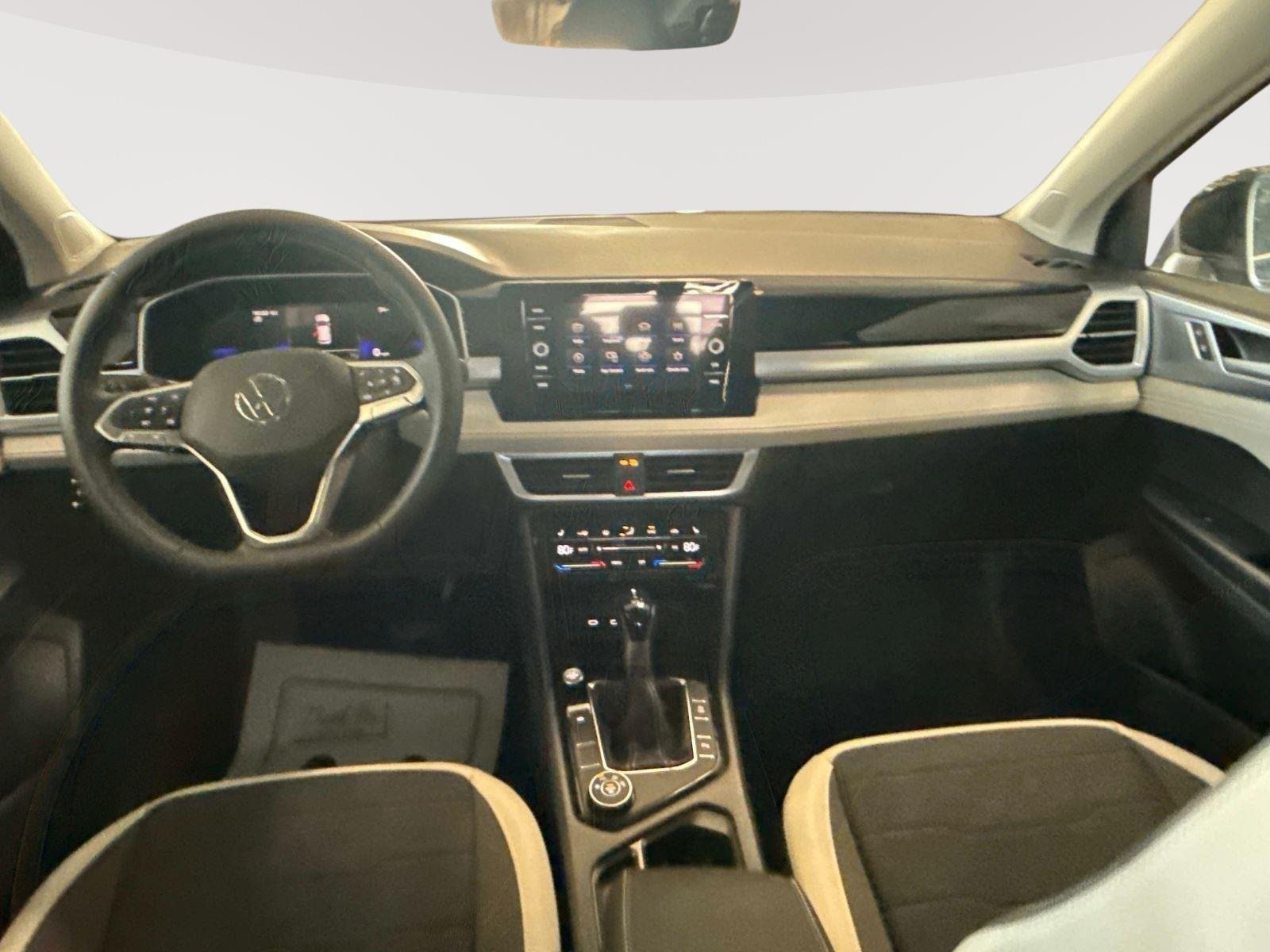 2026 Volkswagen Taos SE - Photo 16