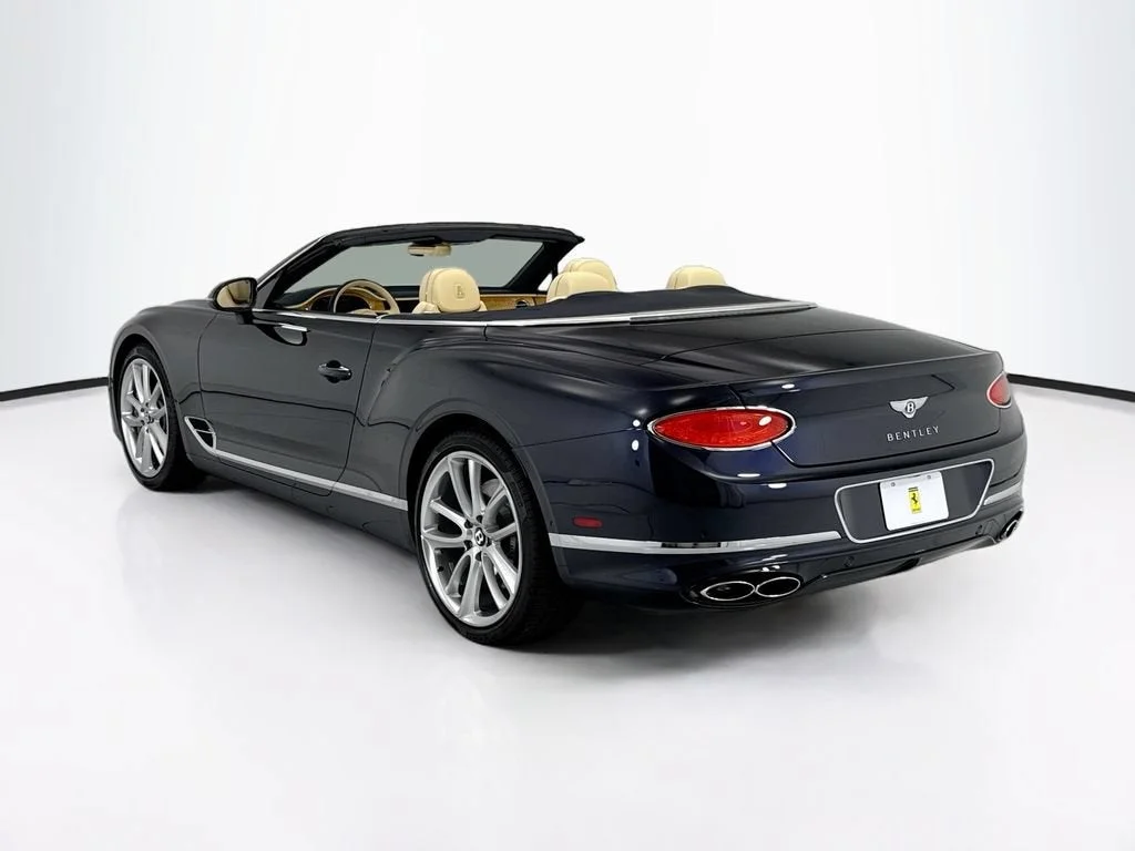 Used 2021  Bentley V8 image 7