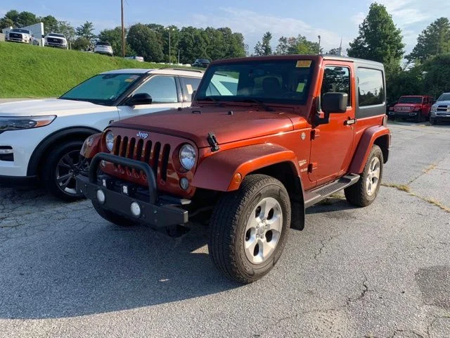 Used 2014 Copperhead Pearlcoat Jeep Sahara image 4