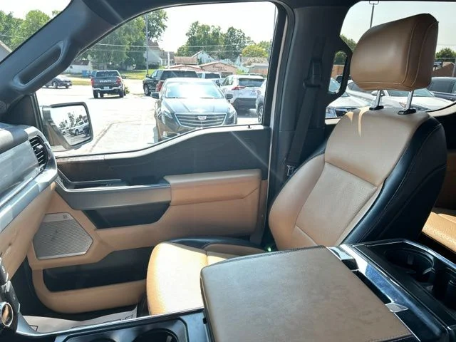 Used 2021 White Metallic Ford Lariat image 31