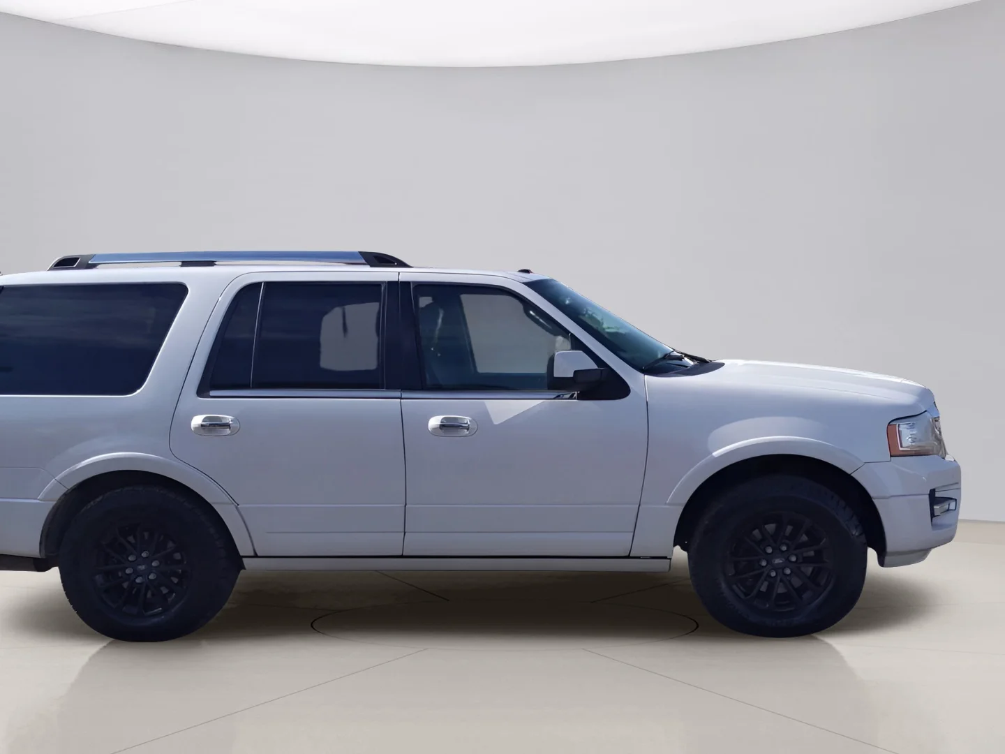 Used 2015 White Ford LIMITED image 7