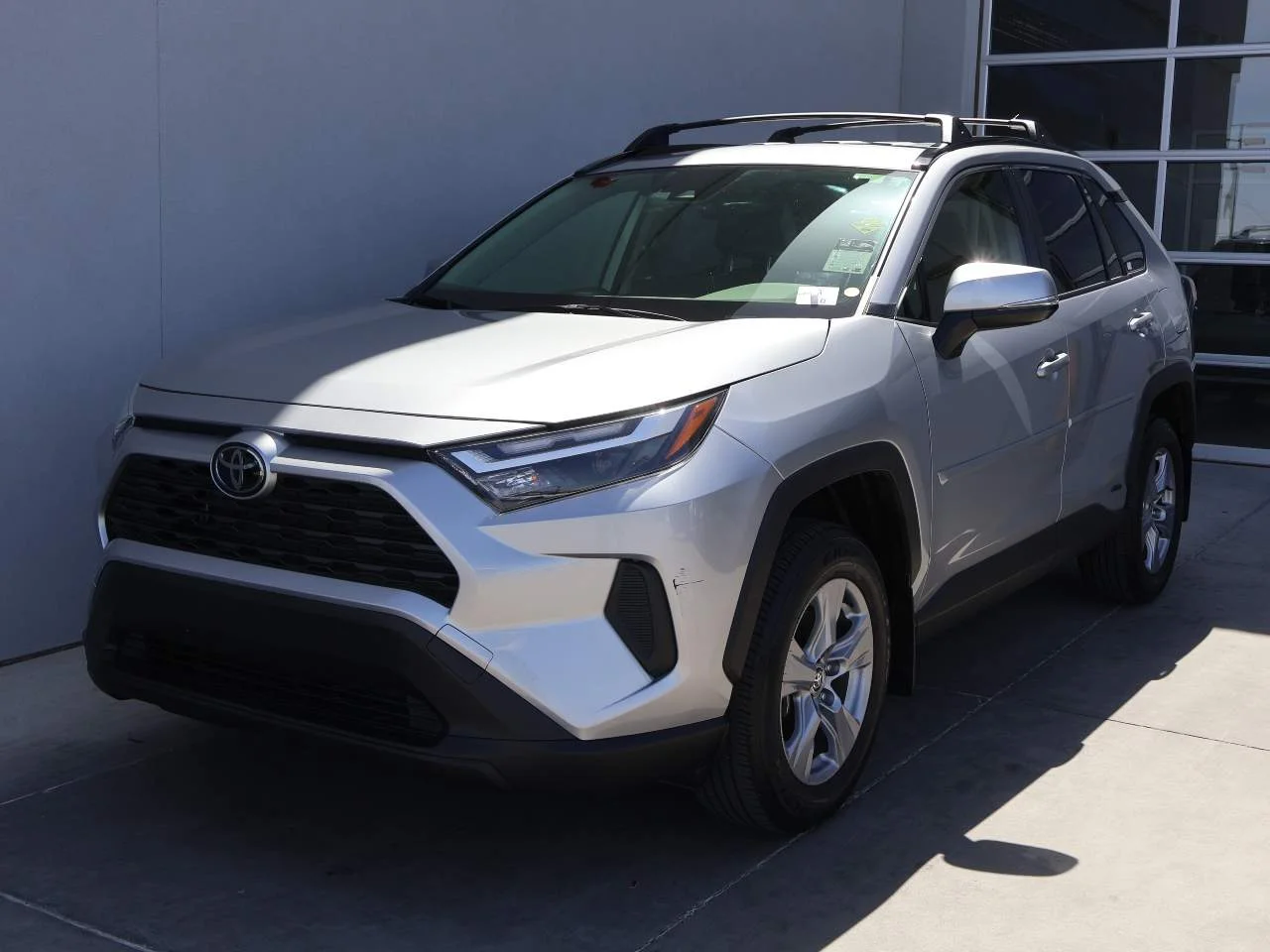 Used 2025 Silver Sky Metallic Toyota XLE image 1