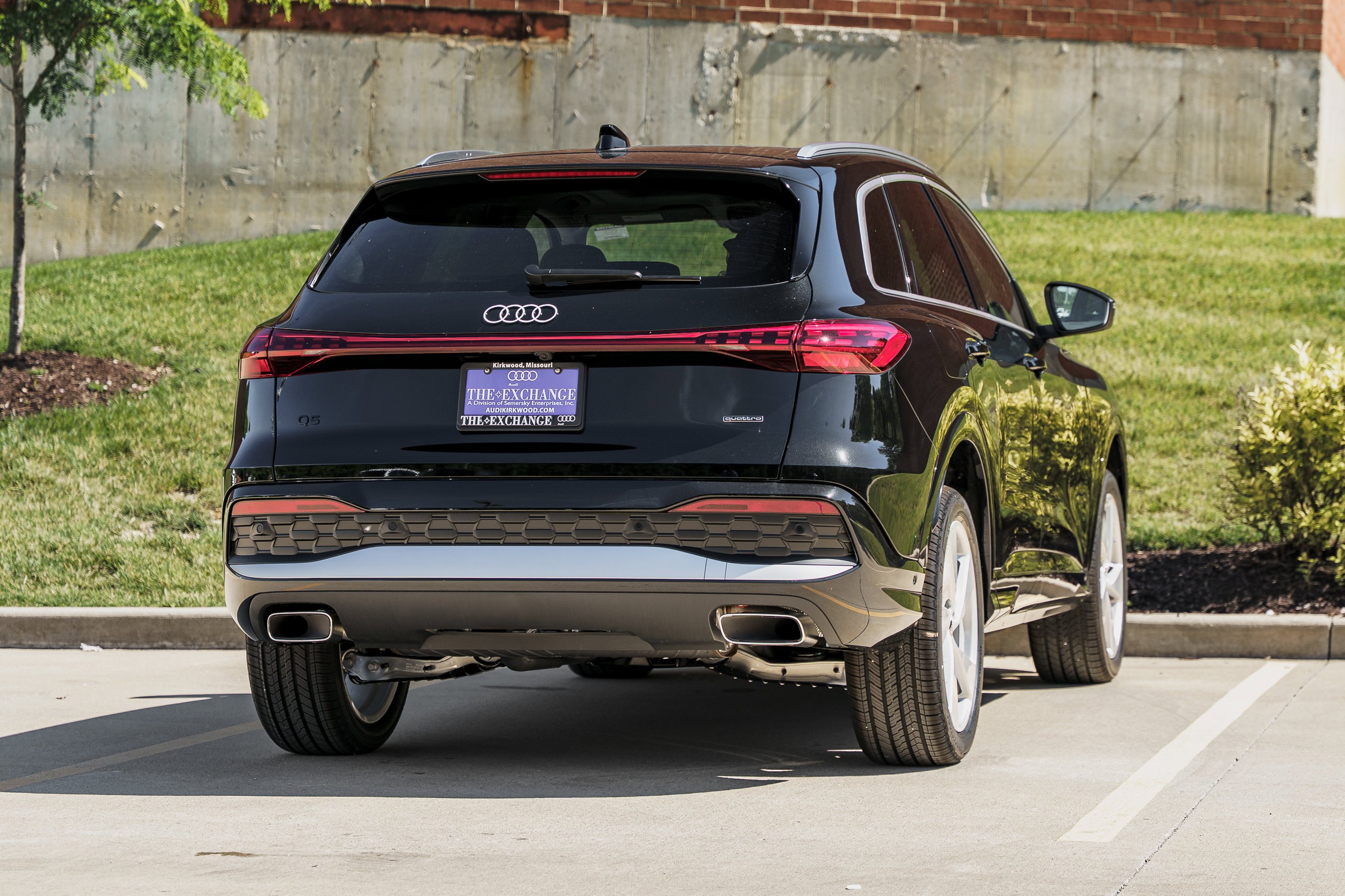 New 2026 MYTHOS BLACK Audi Premium Plus image 4