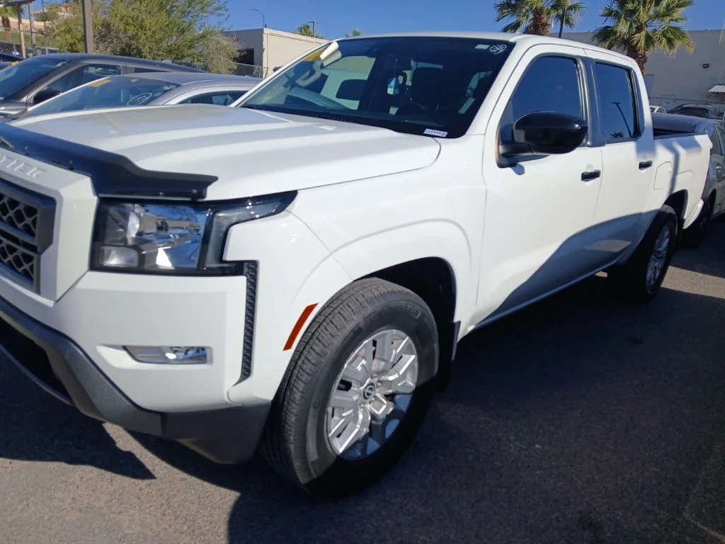 2023 Nissan Frontier SV Crew Cab 4X2 SWB's photo