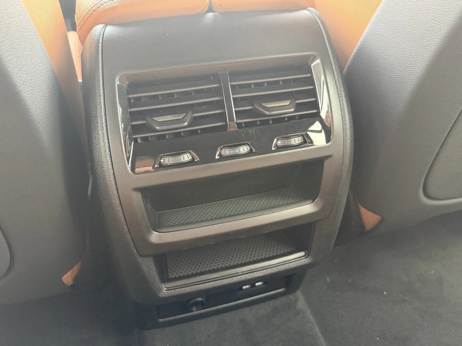 New 2026 Alpine White BMW sDrive40i image 18