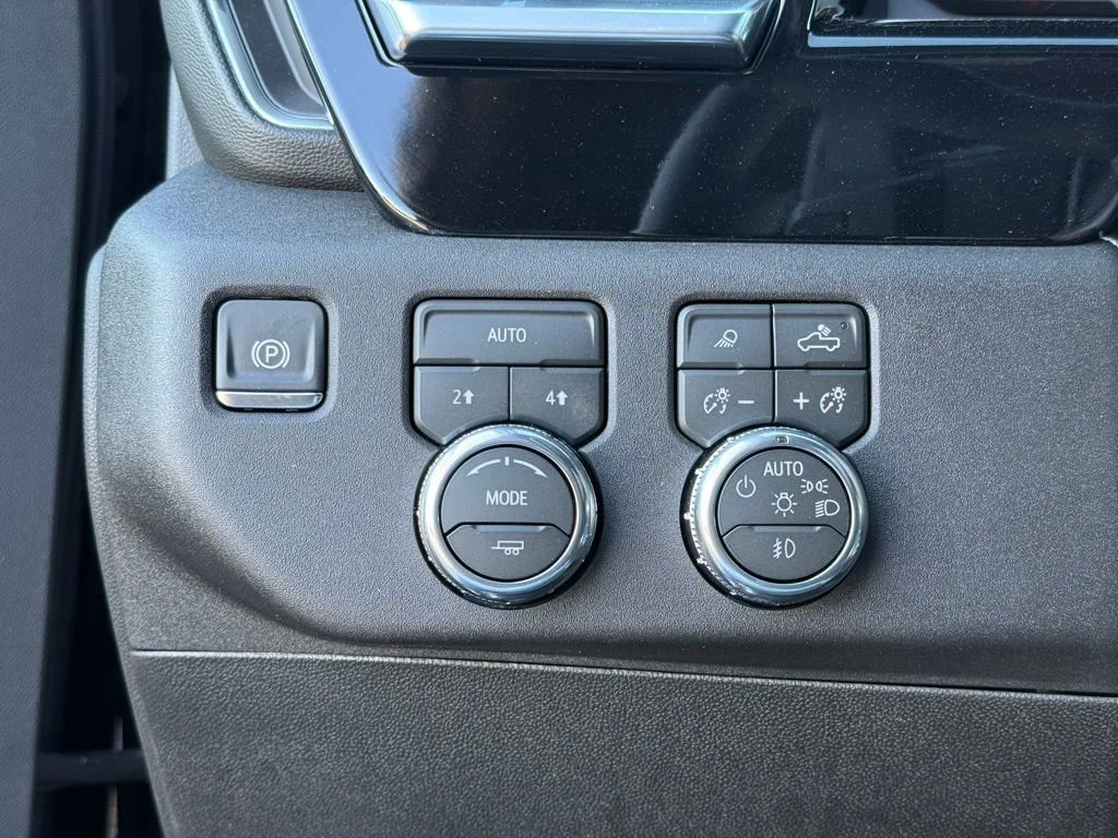 New 2026 Onyx Black GMC Elevation image 25