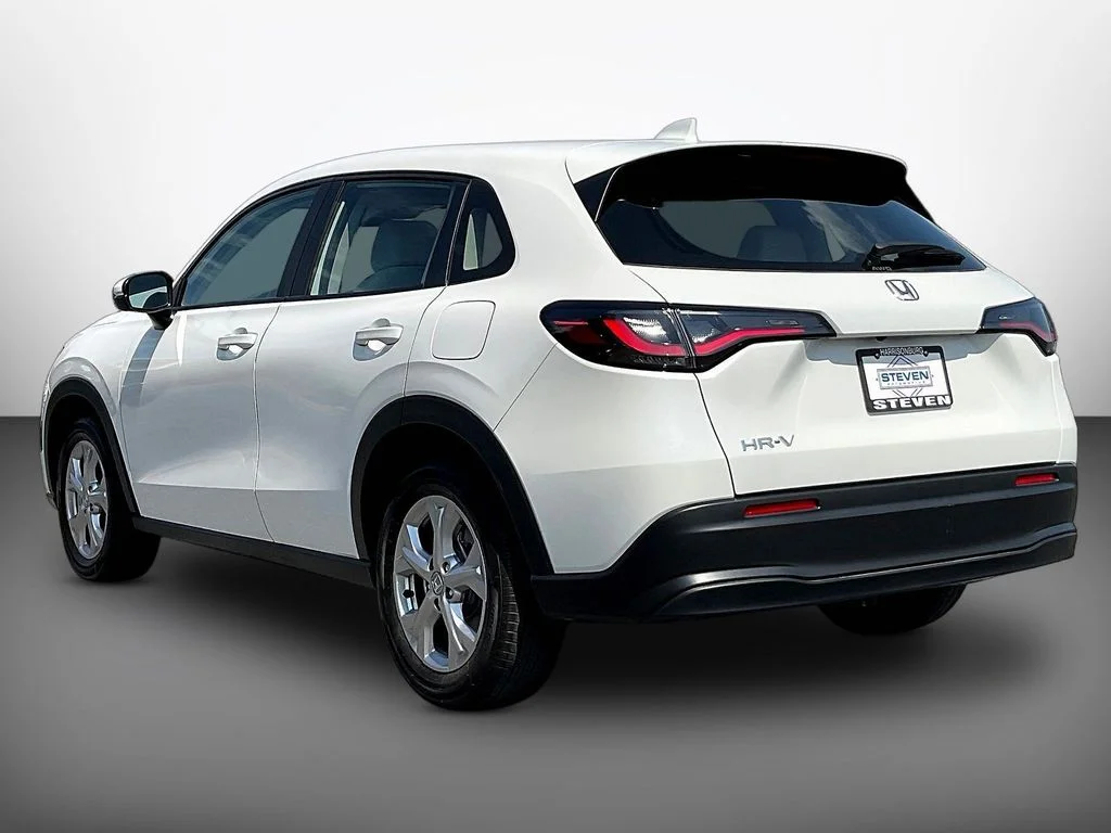 Used 2024 Platinum White Pearl Honda LX image 4