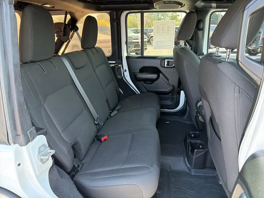 Used 2018 White Jeep Unlimited Sport S image 17