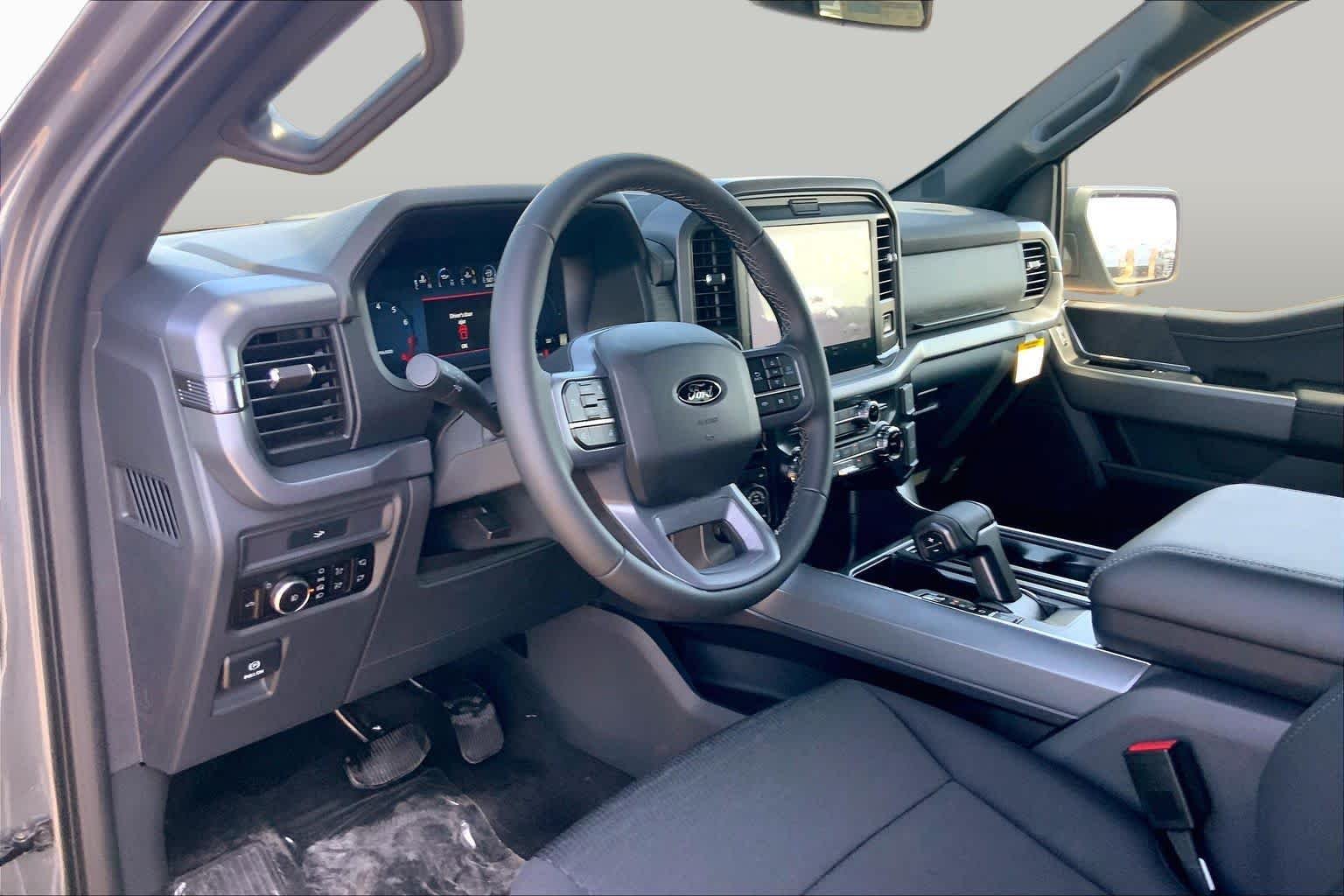 New 2026 Carbonized Gray Metallic Ford XLT image 8
